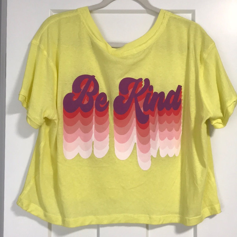 Free People Tee- BE COOL, BE KIND ✌️